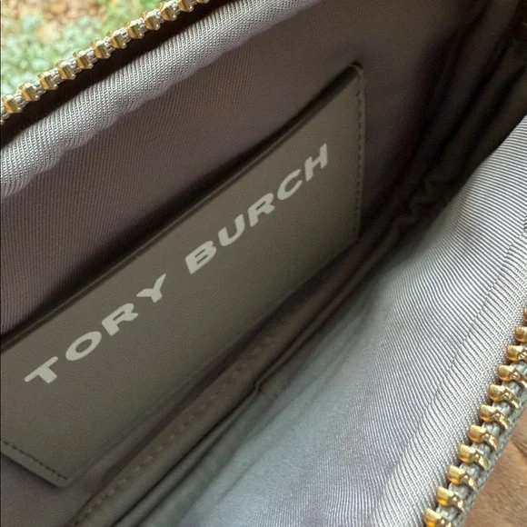 Tory Burch Wristlet Gemini Link Grey Heron Coated Canvas - Picture 3 of 4